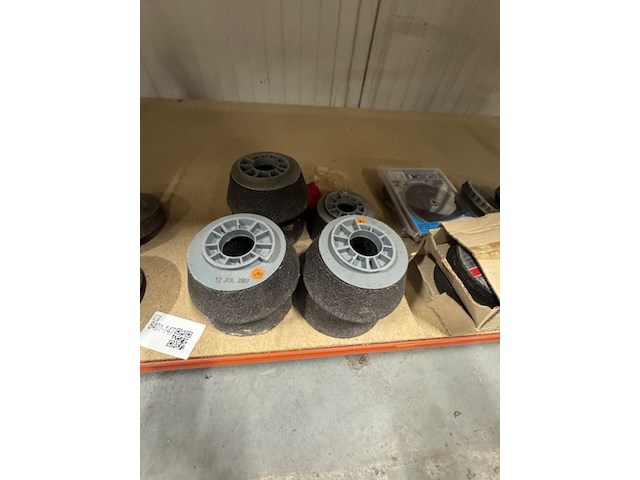 Partij schuurpads en slijpschijven - afbeelding 2 van  7