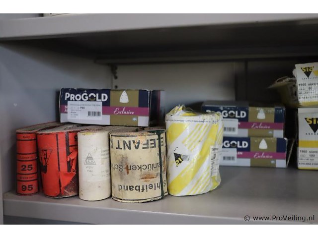 Partij schuurpapier en schuurschijven - afbeelding 8 van  10