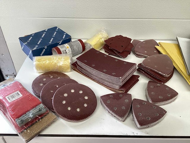 Partij schuurpapier schildersgereedschap - afbeelding 2 van  6