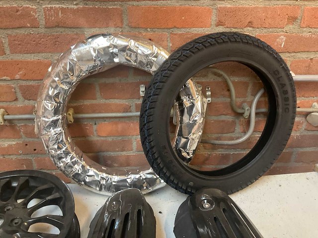 Partij scooter onderdelen - afbeelding 2 van  4