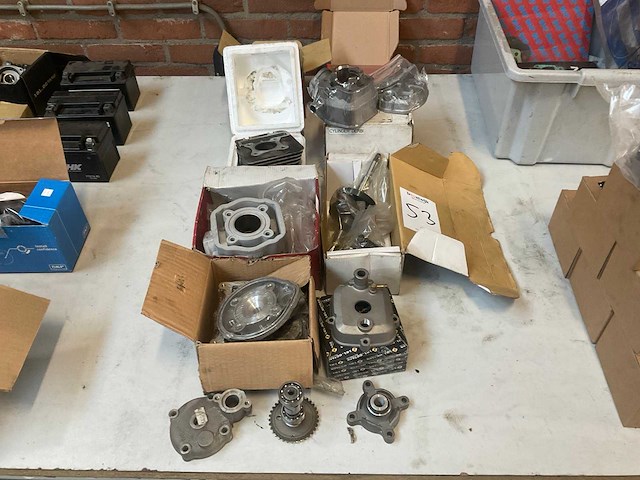 Partij scooter onderdelen - afbeelding 1 van  3