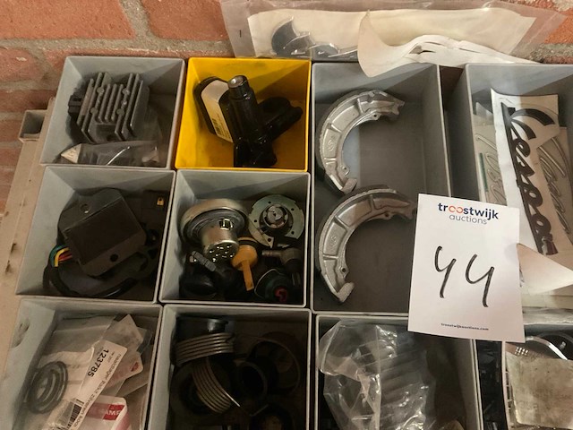 Partij scooteronderdelen - afbeelding 2 van  5