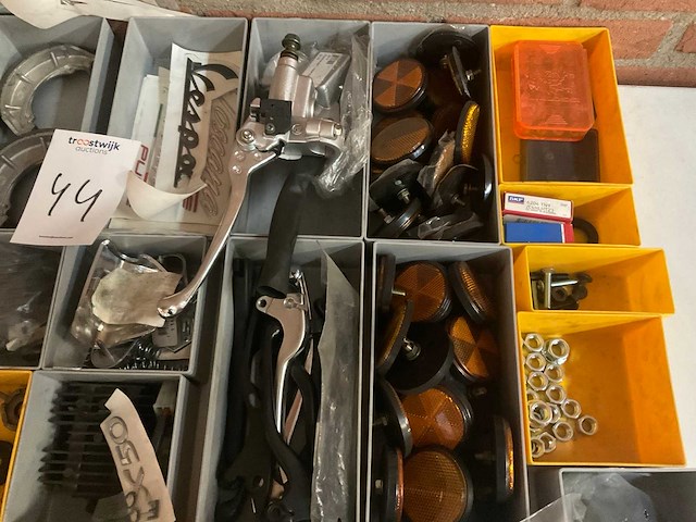 Partij scooteronderdelen - afbeelding 3 van  5