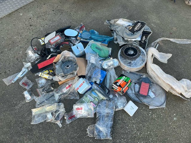 Partij scooteronderdelen - afbeelding 10 van  32