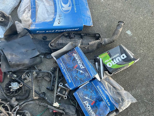 Partij scooteronderdelen - afbeelding 24 van  32