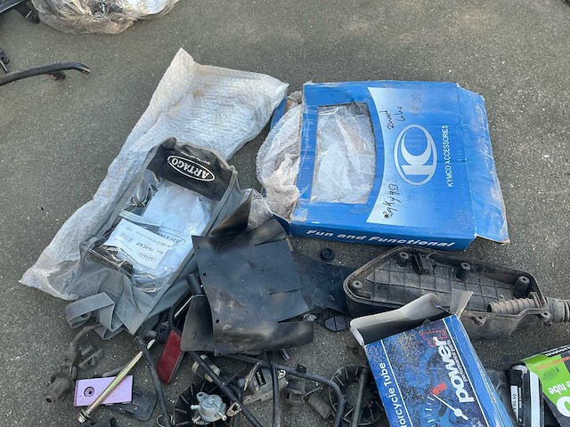 Partij scooteronderdelen - afbeelding 25 van  32