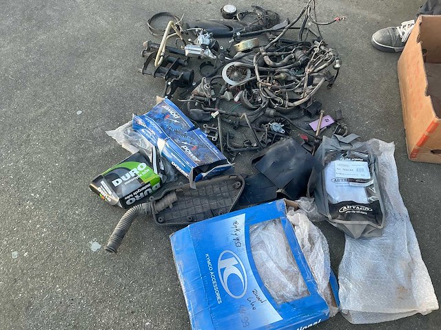 Partij scooteronderdelen - afbeelding 26 van  32