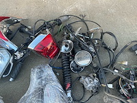 Partij scooteronderdelen - afbeelding 30 van  32