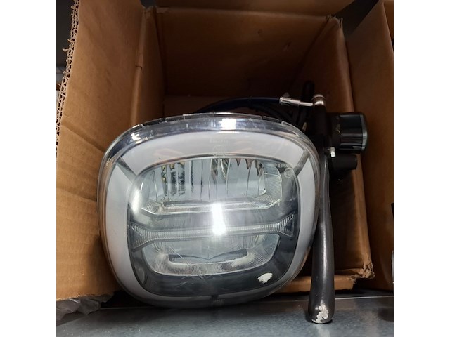 Partij scootmobiel en scooter onderdelen in ca. 4 meter stelling, o.a. sweetrich, volty, e-rex - afbeelding 56 van  101