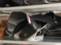 Partij scootmobiel onderdelen , in ca. 3 meter stelling - afbeelding 18 van  47