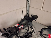 Partij scootmobiel onderdelen , in ca. 3 meter stelling - afbeelding 39 van  47