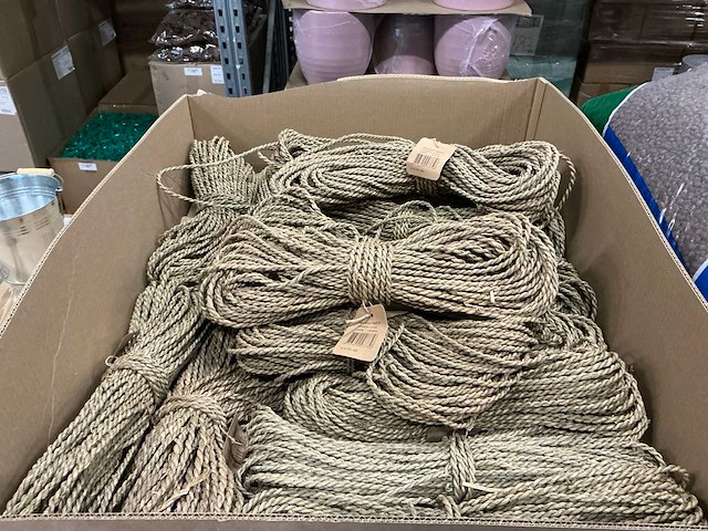 Partij seagrass twisted 40mtr thickness 3-4mm (165x) - afbeelding 1 van  4