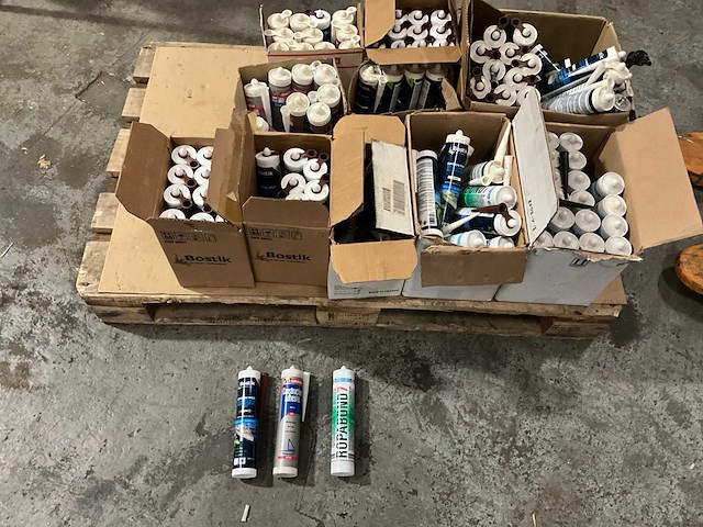 Partij sealers, lijmen en kitten (120x) - afbeelding 1 van  6