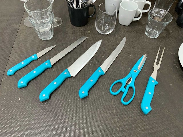 Partij servies en bestek - afbeelding 8 van  11