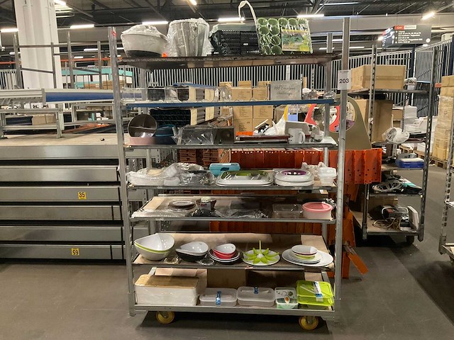 Partij servies en divers - afbeelding 1 van  11