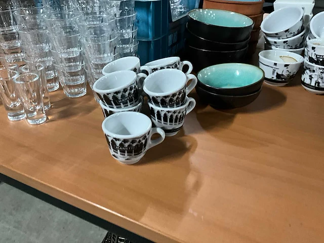 Partij servies en glaswerk - afbeelding 5 van  7
