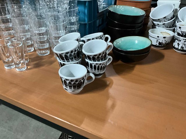 Partij servies en glaswerk - afbeelding 5 van  7
