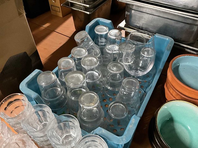 Partij servies en glaswerk - afbeelding 7 van  7