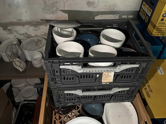 Partij servies, glaswerk en bestek - afbeelding 2 van  15