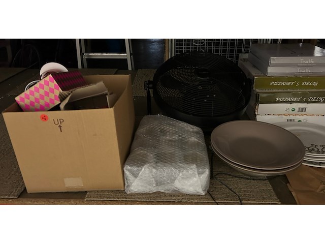 Partij servies + ventilator - afbeelding 2 van  6
