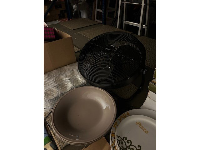 Partij servies + ventilator - afbeelding 6 van  6