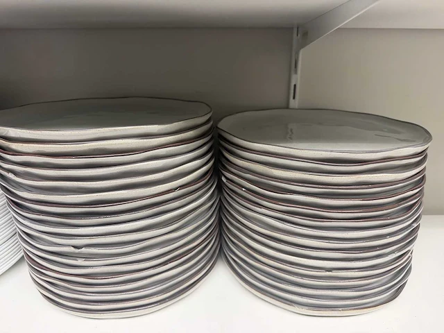 Partij servies w.o. borden en schalen - afbeelding 4 van  12