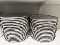 Partij servies w.o. borden en schalen - afbeelding 4 van  12