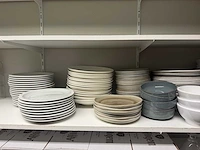 Partij servies w.o. borden en schalen - afbeelding 6 van  12