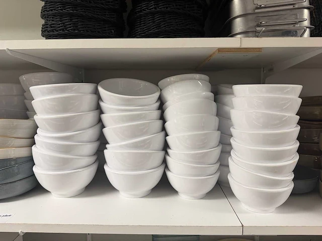 Partij servies w.o. borden en schalen - afbeelding 8 van  12