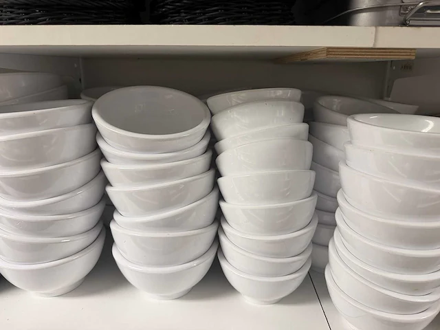Partij servies w.o. borden en schalen - afbeelding 9 van  12