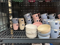 Partij servies w.o. koffiekopjes w.o. amely jones nature - afbeelding 2 van  6