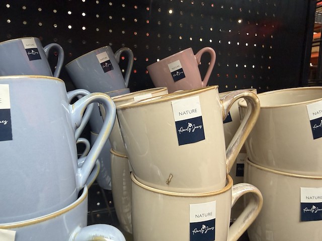 Partij servies w.o. koffiekopjes w.o. amely jones nature - afbeelding 5 van  6