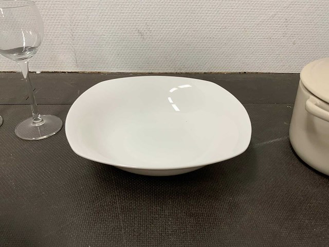 Partij servies - afbeelding 2 van  19