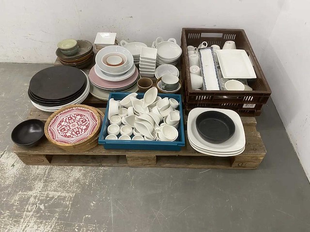 Partij servies - afbeelding 1 van  5