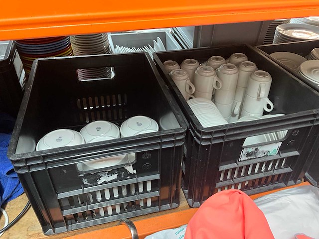 Partij servies - afbeelding 1 van  1