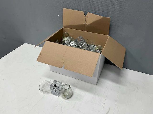 Partij servies - afbeelding 1 van  6