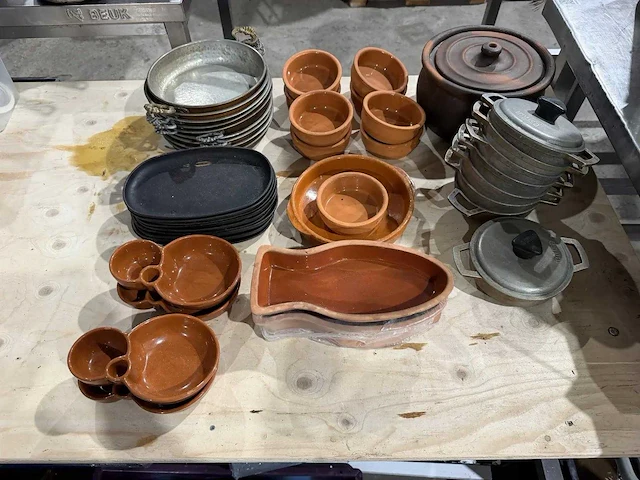 Partij servies - afbeelding 1 van  4
