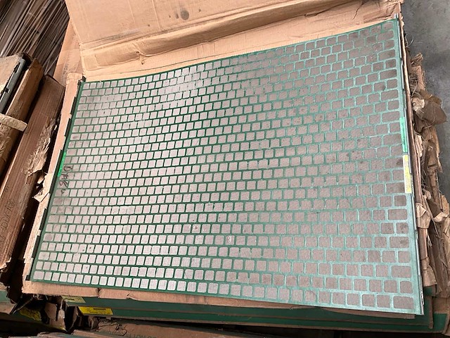 Partij shale shaker screens (zeefpanelen voor boorspoeling) - afbeelding 4 van  15
