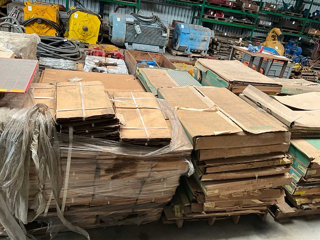 Partij shale shaker screens (zeefpanelen voor boorspoeling) - afbeelding 9 van  15