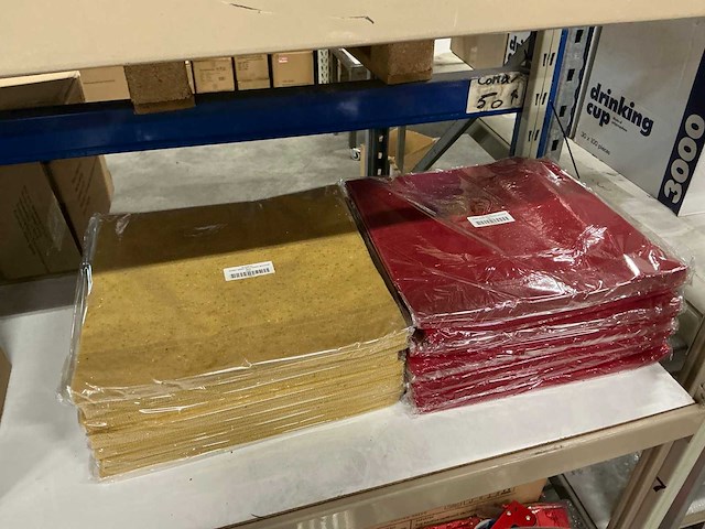 Partij sheet mesh glittered 38x40cm red&gold (1400x) - afbeelding 1 van  2