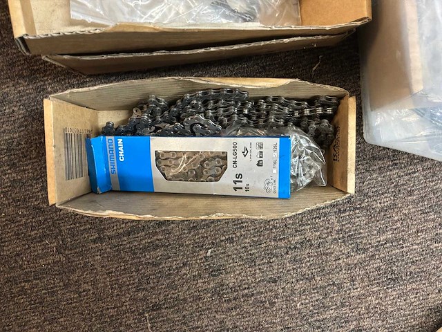 Partij shimano tandwielen, remmen en kettingen - afbeelding 3 van  8