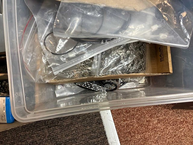 Partij shimano tandwielen, remmen en kettingen - afbeelding 5 van  8