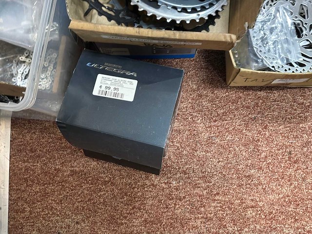 Partij shimano tandwielen, remmen en kettingen - afbeelding 7 van  8