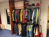 Partij showroom kleding
