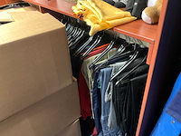 Partij showroom kleding - afbeelding 3 van  8
