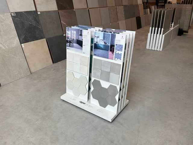 Partij showroom tegels en rekken - afbeelding 4 van  11