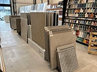 Partij showroom tegels en rekken - afbeelding 9 van  11