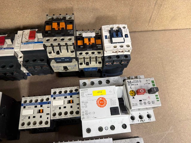 Partij siemens, eaton, abb, schneider schakelmateriaal - afbeelding 2 van  15