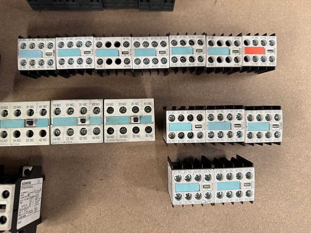 Partij siemens sirius/simatic besturingscomponenten - afbeelding 4 van  10