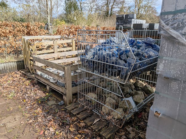 Partij sier-/natuurstenen - afbeelding 1 van  12